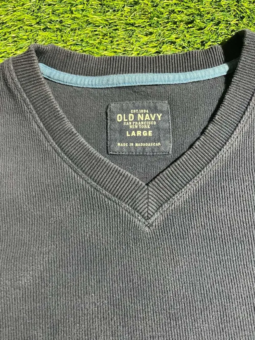 Old Navy V-Neck Sweater Size Large Black Ribbed Knit Pullover